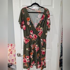 Derek Heart Plus Green Floral Short Sleeve Faux Wrap Dress in Size 2X